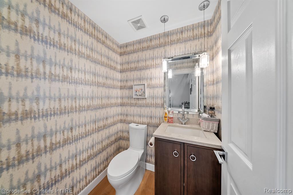 963 SANDALWOOD Drive, Troy, MI 48085 — Photo 14