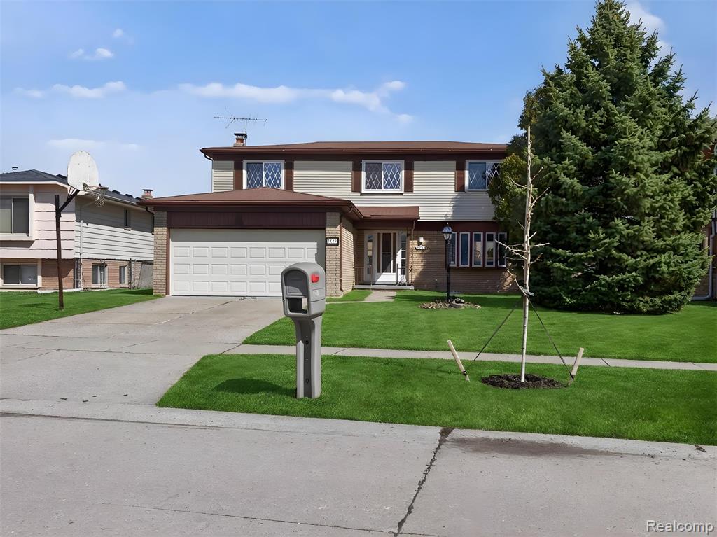 4667 Bloomfield Drive, Sterling Heights, MI 48310 — Photo 35