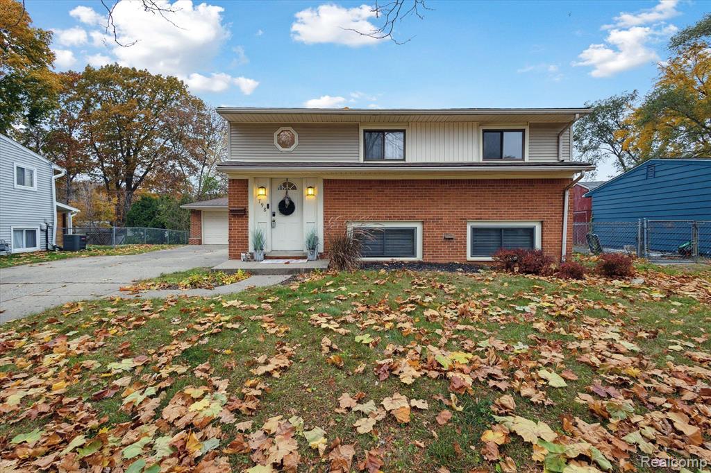 798 PANORAMA Drive, Milford, MI 48381 — Photo 6