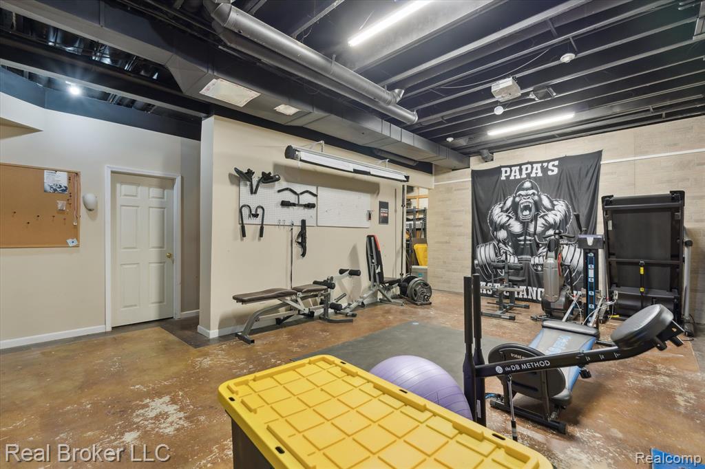 6097 High Valley Drive, White Lake, MI 48383 — Photo 36