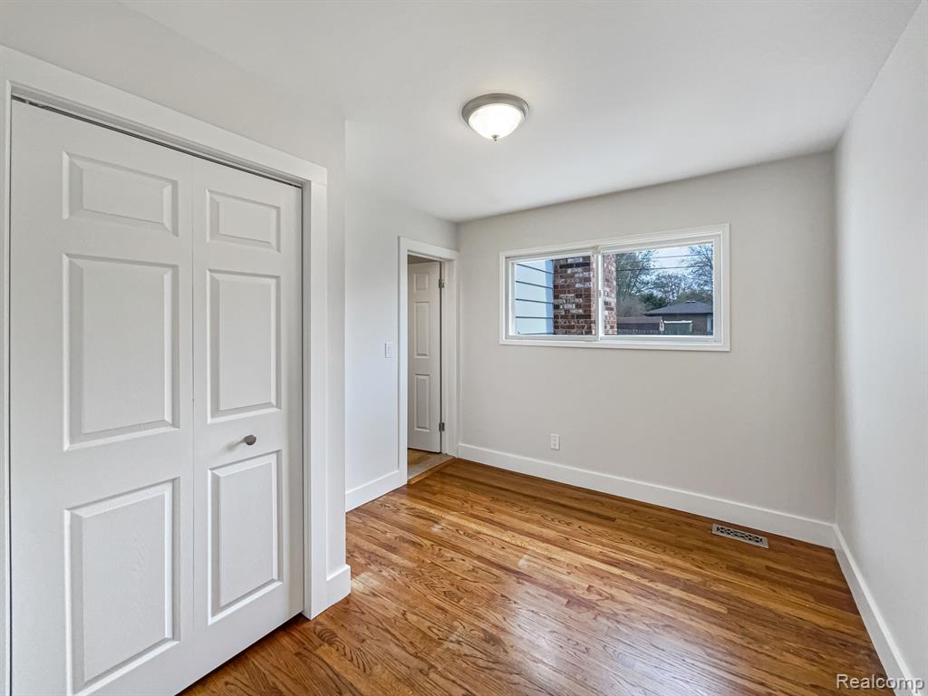 1097 GEORGINA Drive, Ypsilanti, MI 48198 — Photo 14