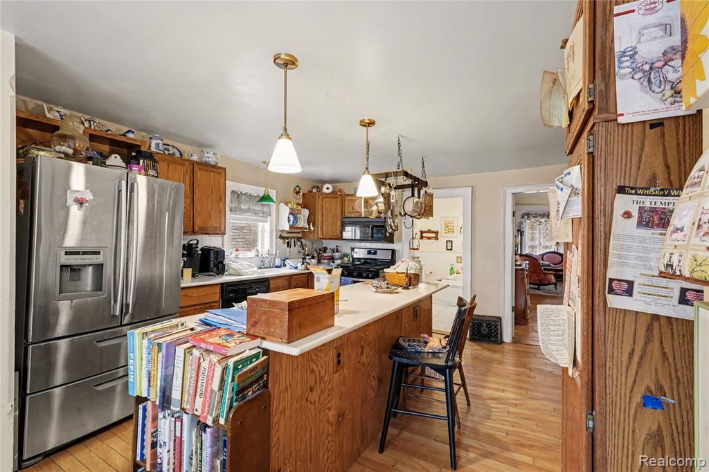 609 Main Street, Fenton, MI 48430 — Photo 2