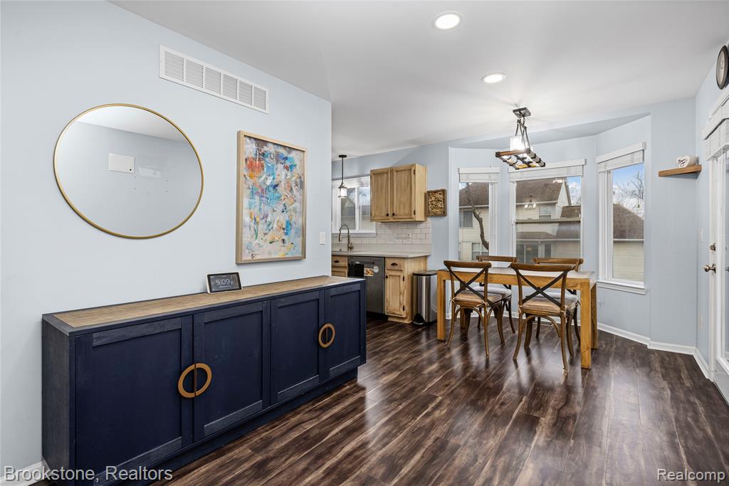 510 Woodland Hills Drive, Walled Lake, MI 48390 — Photo 18