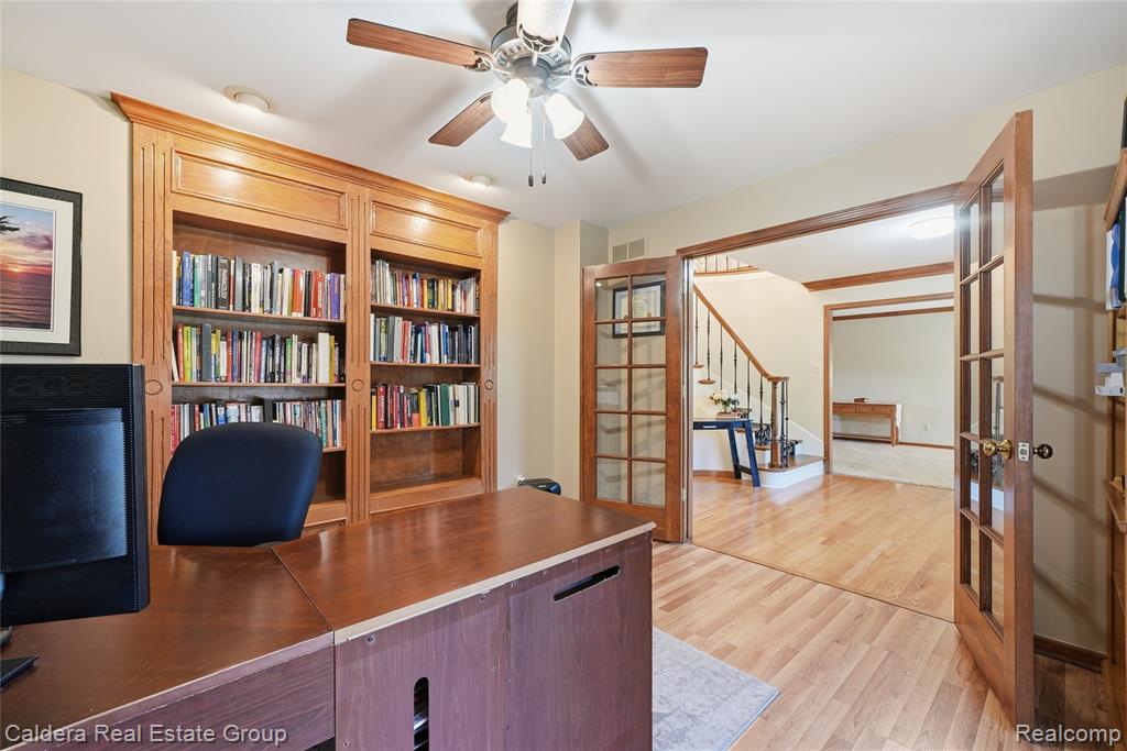 8915 Chestnut Run Drive, Utica, MI 48317 — Photo 9