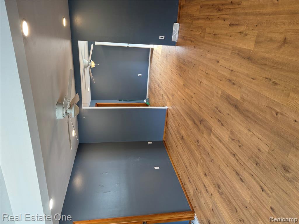 7035 Hudson Avenue, Warren, MI 48091 — Photo 4