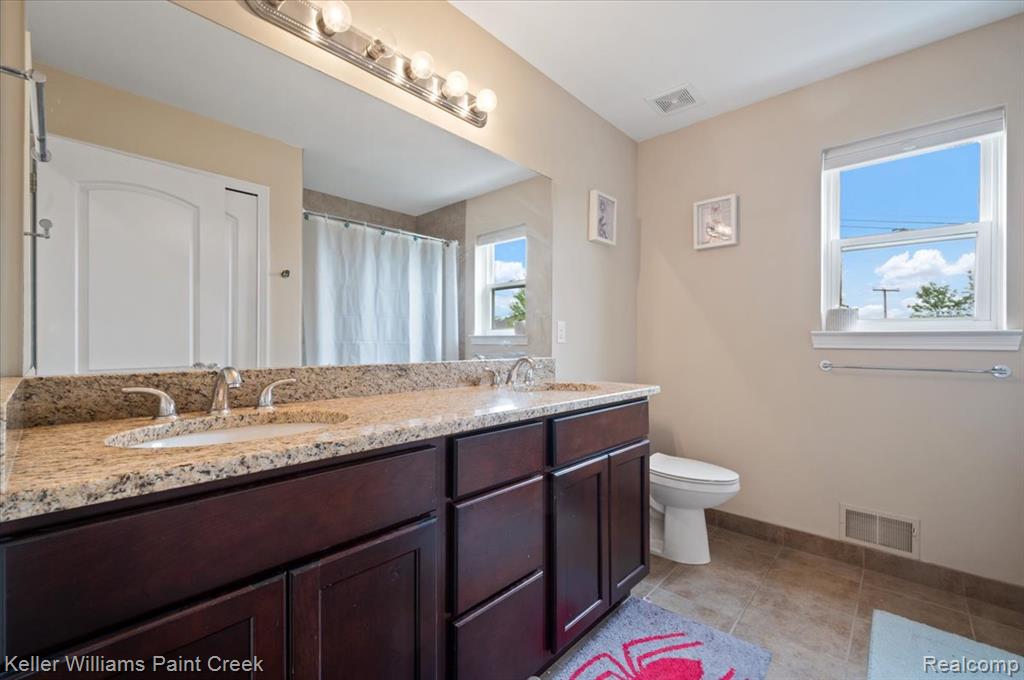 915 Harris Drive, Troy, MI 48083 — Photo 24