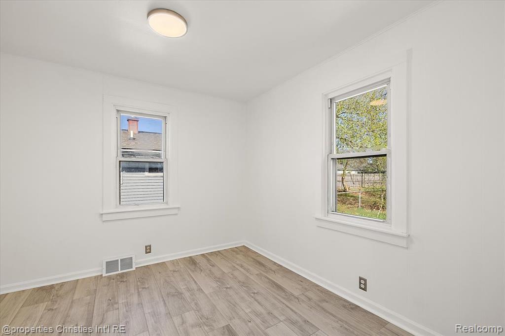 228 W Columbia Avenue, Pontiac, MI 48340 — Photo 12