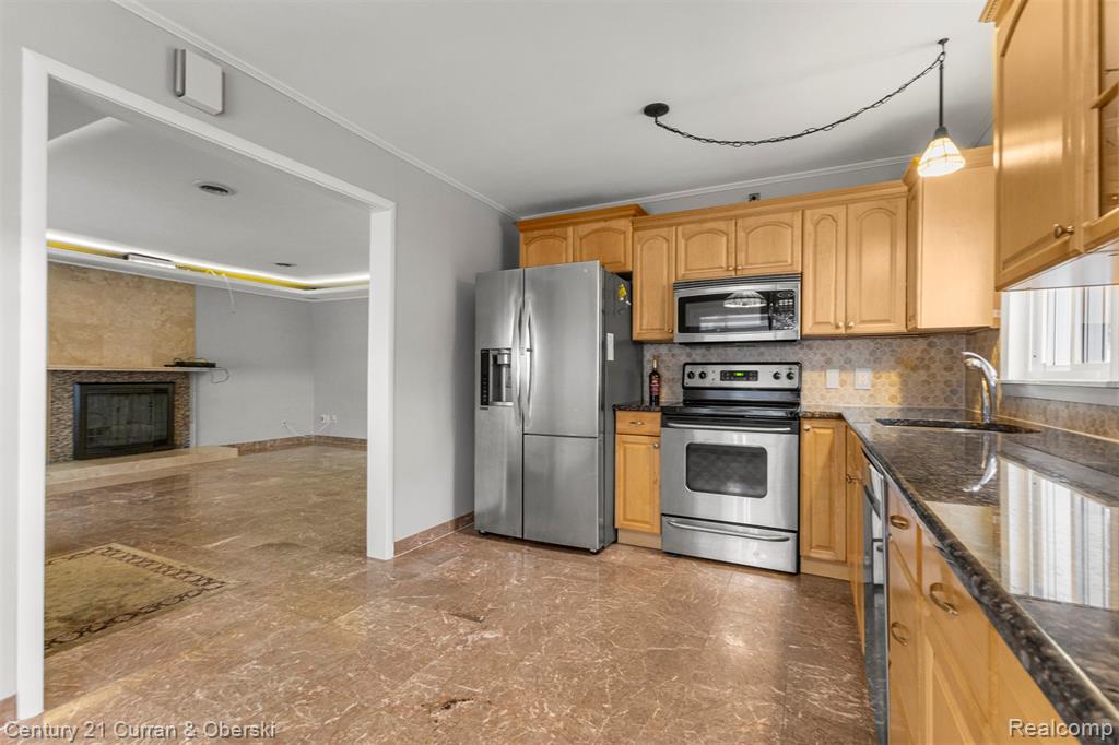 7260 Fenton Street, Dearborn Heights, MI 48127 — Photo 11