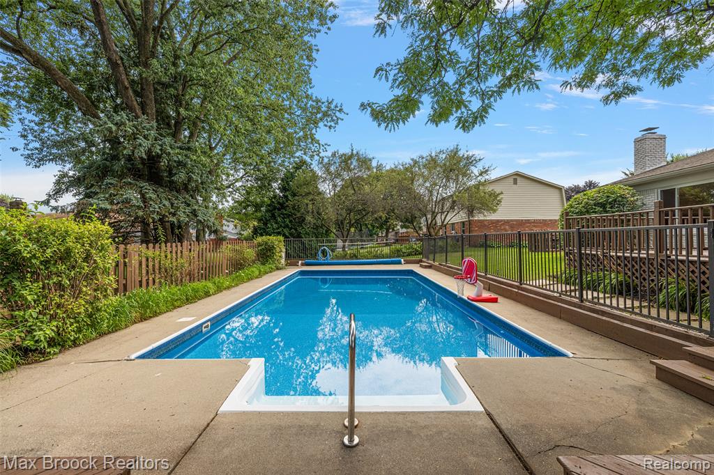 5362 Hertford Drive, Troy, MI 48085 — Photo 42