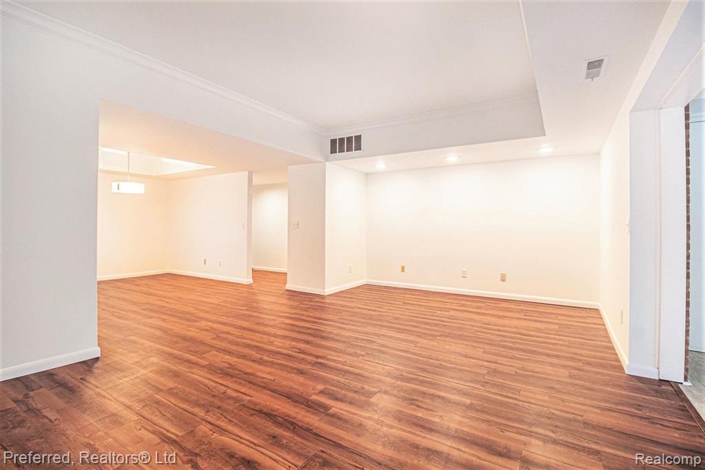 2125 NATURE COVE Court, 101, Ann Arbor, MI 48104 — Photo 8