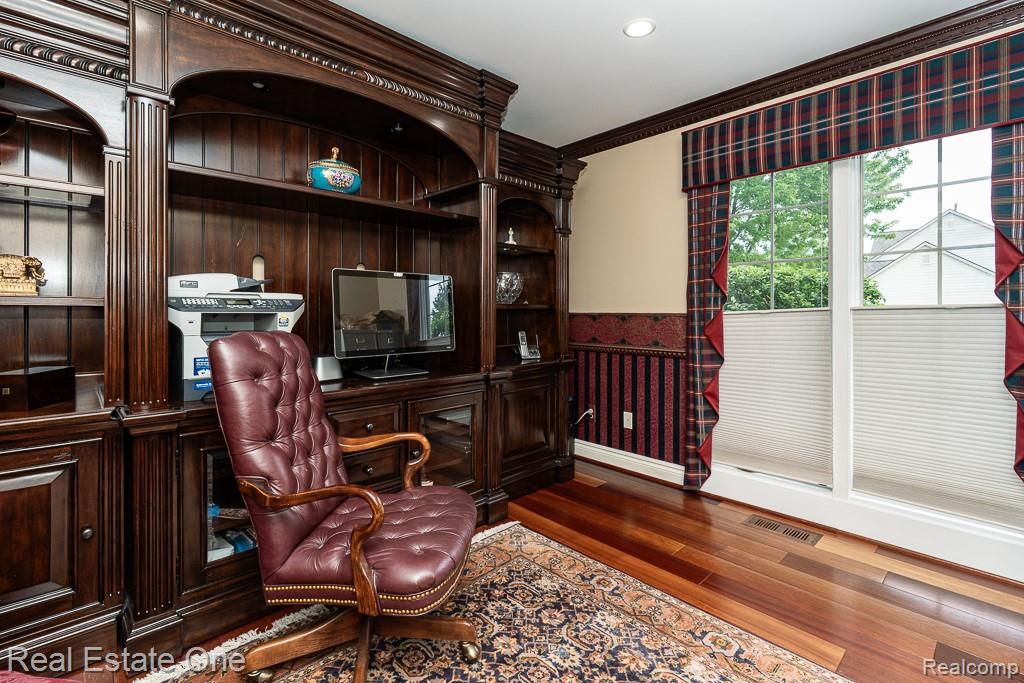 6595 Edith Court, Troy, MI 48085 — Photo 32