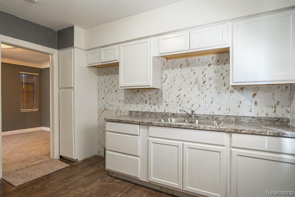 9938 WHITCOMB Street, Detroit, MI 48227 — Photo 13