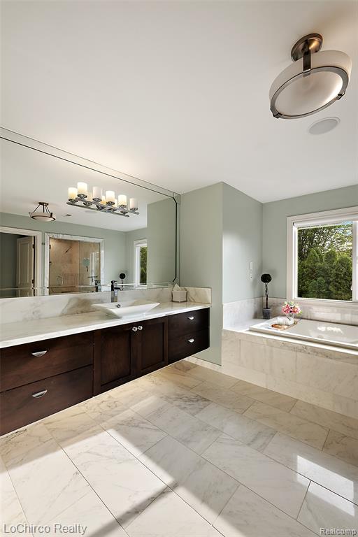 55223 Meadow Ridge Court, Shelby Twp, MI 48316 — Photo 39