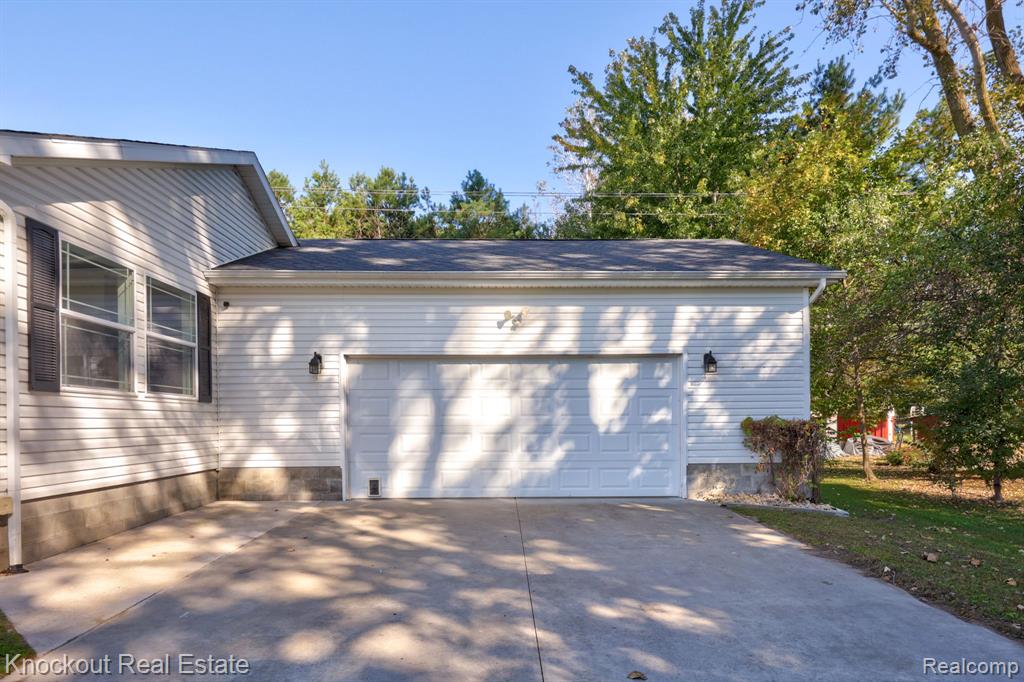 6977 Rathbun Road, Birch Run, MI 48415 — Photo 35