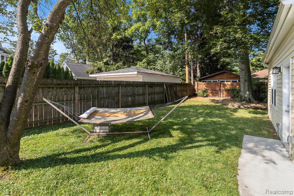 915 N Altadena Avenue, Royal Oak, MI 48067 — Photo 26