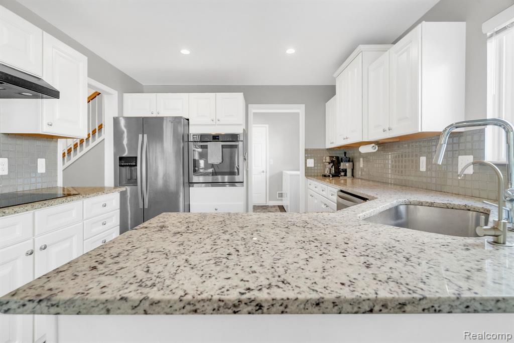 5610 Ortman Drive, Sterling Heights, MI 48314 — Photo 14