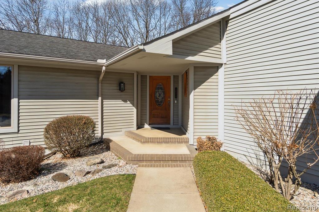 5074 CLARKSTON Road, Clarkston, MI 48348 — Photo 43