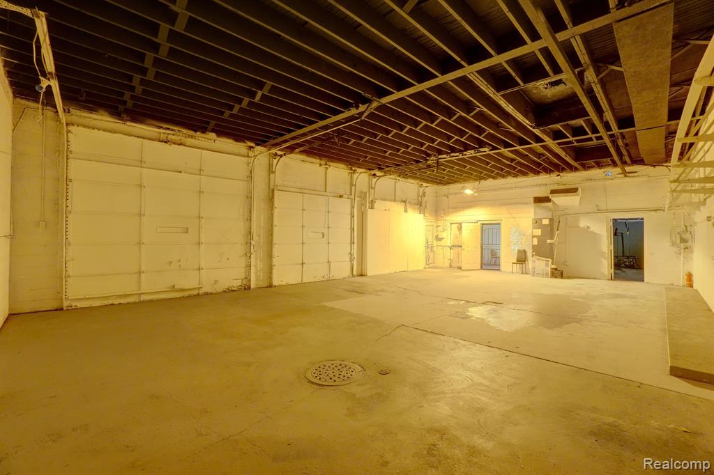 10301 WHITTIER Street, Detroit, MI 48224 — Photo 8