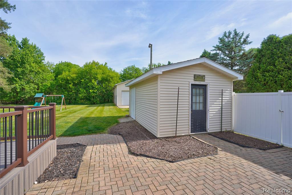 1055 E Hollywood Boulevard, Clio, MI 48420 — Photo 17