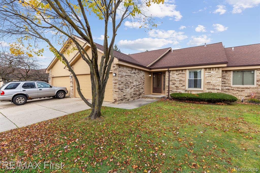 41450 AMBERCREST Drive, Sterling Heights, MI 48314 — Photo 19