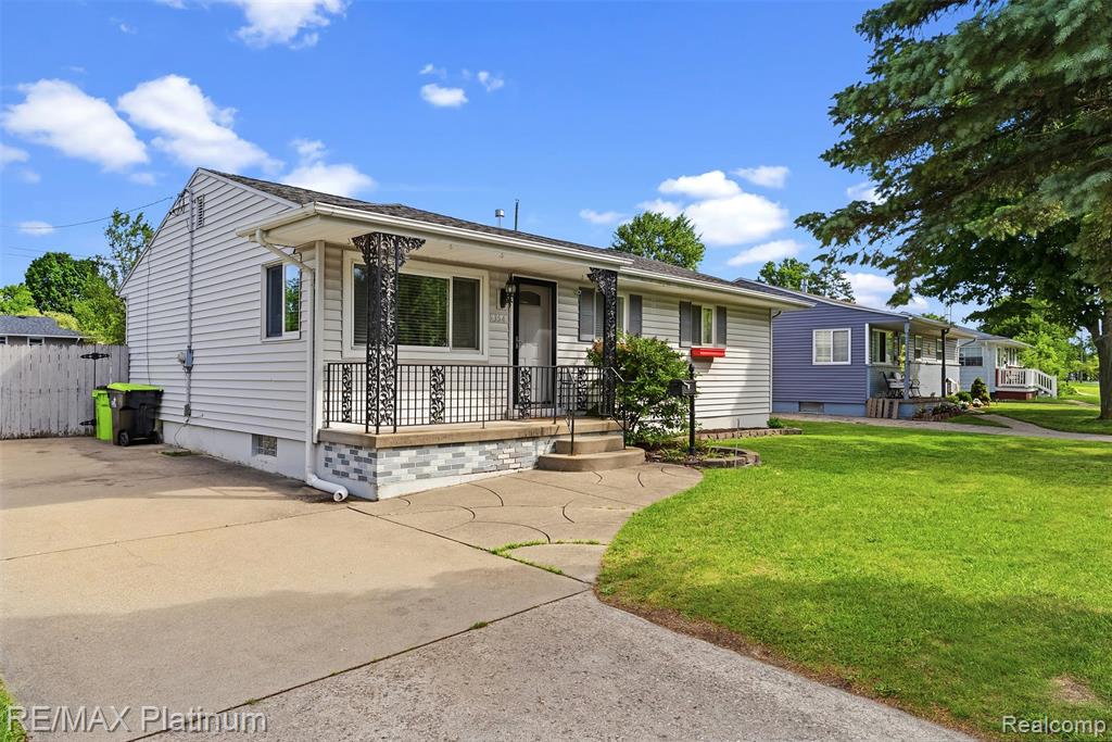 5354 Don Shenk Drive, Swartz Creek, MI 48473 — Photo 5