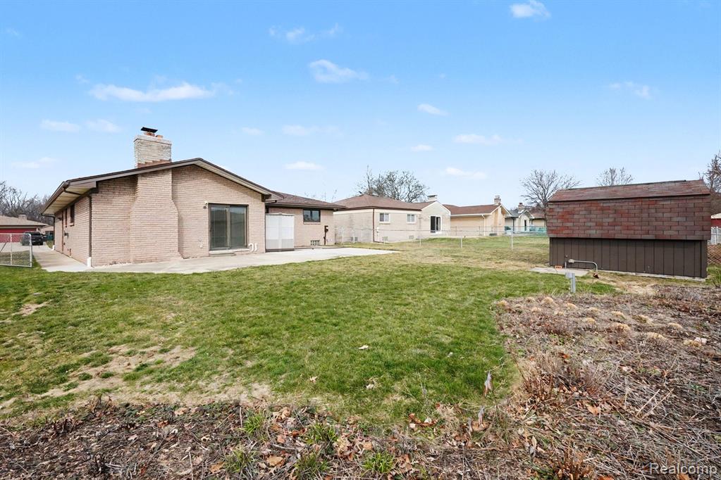 39712 Crystal Drive, Sterling Heights, MI 48310 — Photo 26