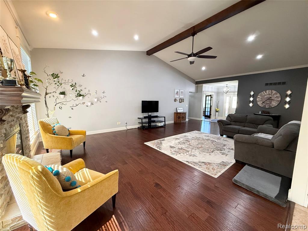 46557 Glen Pointe Drive, Utica, MI 48315 — Photo 13