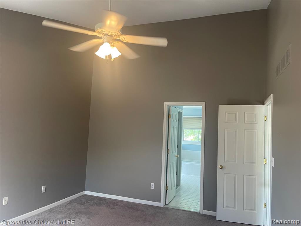 852 Linden Way, Auburn Hills, MI 48326 — Photo 25