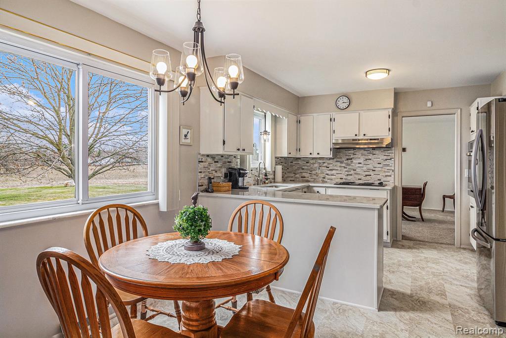 7048 SEYMOUR Road, Swartz Creek, MI 48473 — Photo 12