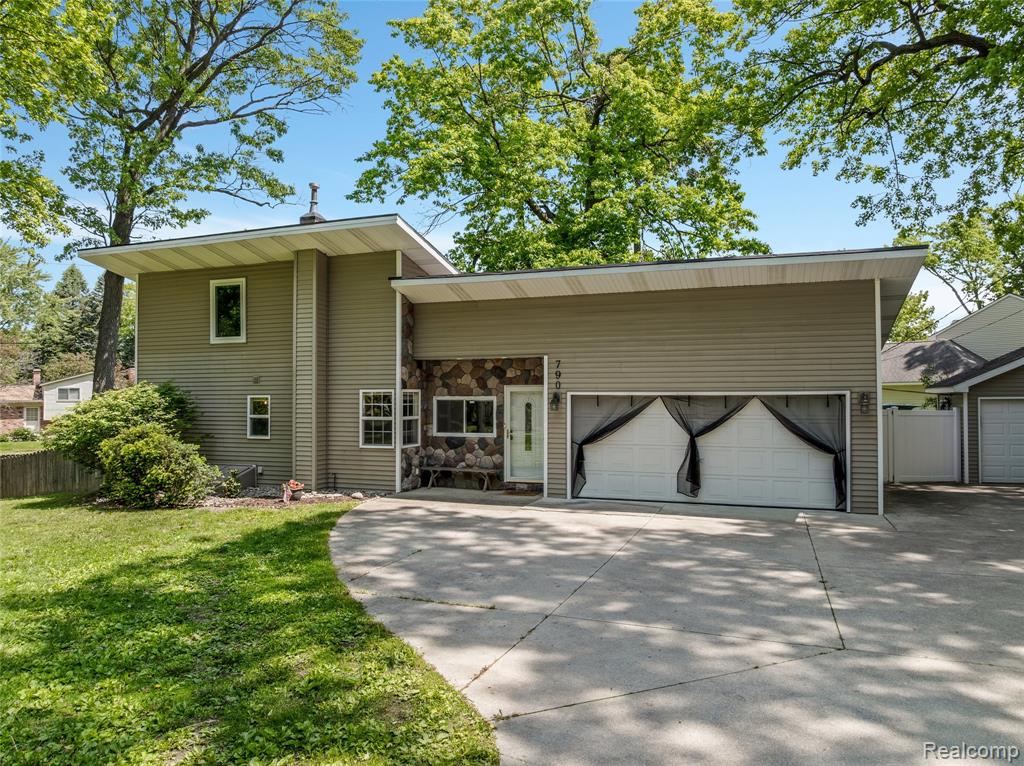 790 Hillcliff Drive, Waterford, MI 48328 — Photo 24