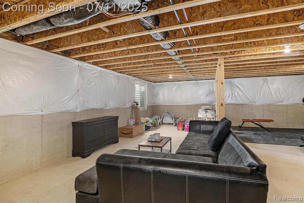 915 Village Drive, Davison, MI 48423 — Photo 20