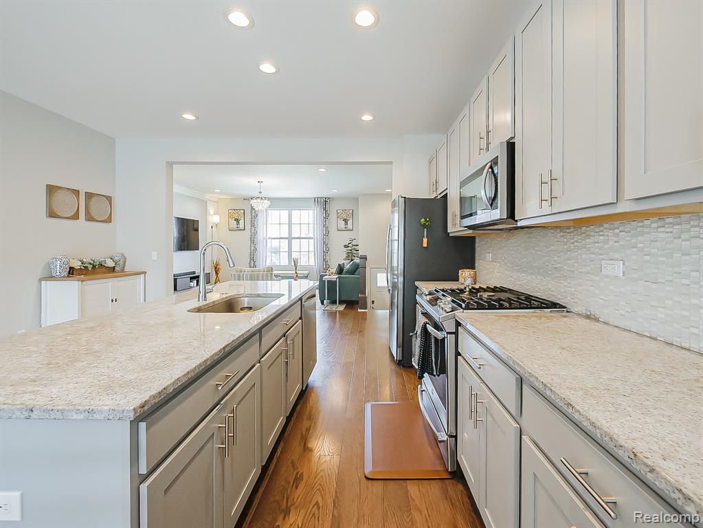47707 Alden Terrace N, Northville, MI — Photo 8