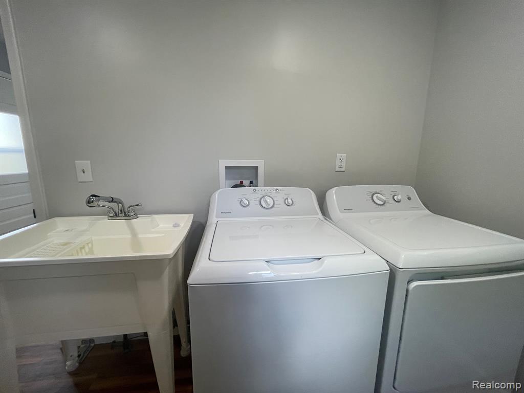 29272 ADAMS Drive, Gibraltar, MI — Photo 24