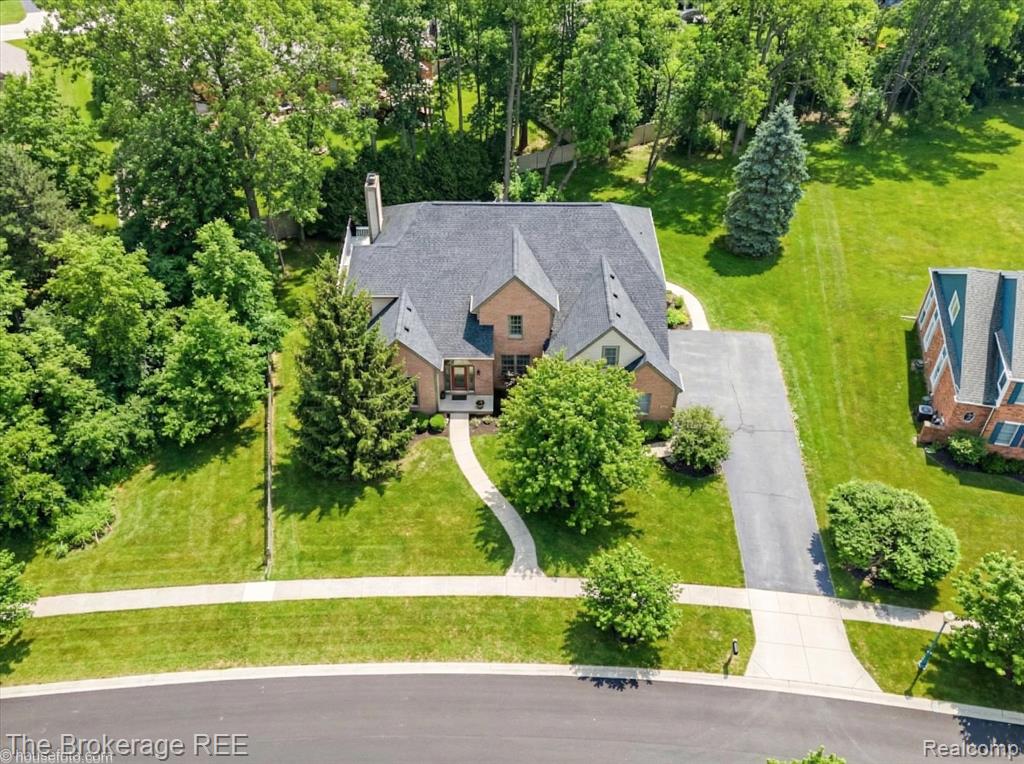 5475 Woodfield Parkway, Grand Blanc, MI 48439 — Photo 96