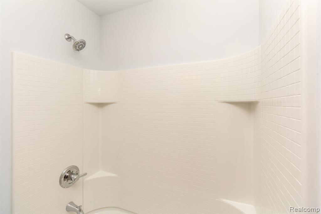 5325 BRADMORE Lane, Warren, MI 48092 — Photo 32