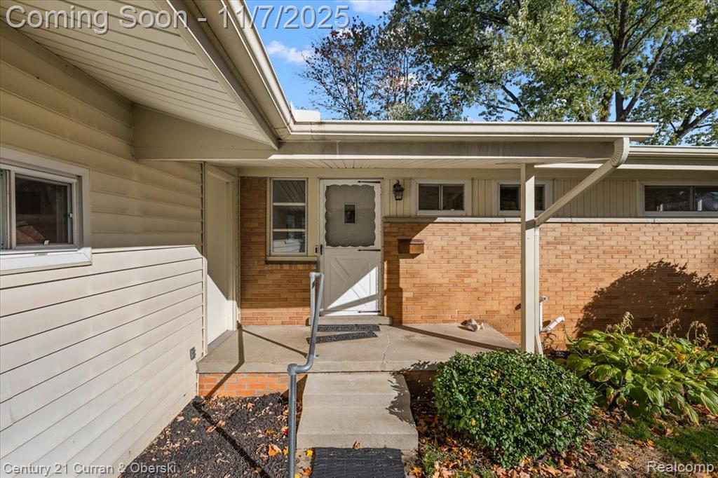 878 Brooklawn Drive, Troy, MI 48084 — Photo 3