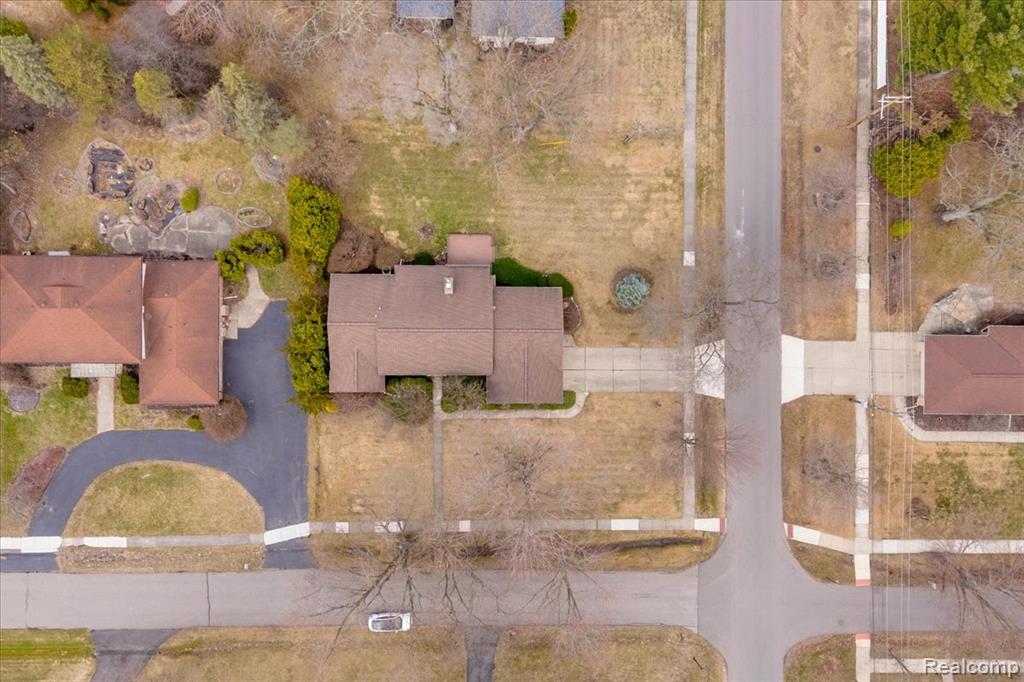 19010 Lacrosse Avenue, Lathrup Village, MI 48076 — Photo 46