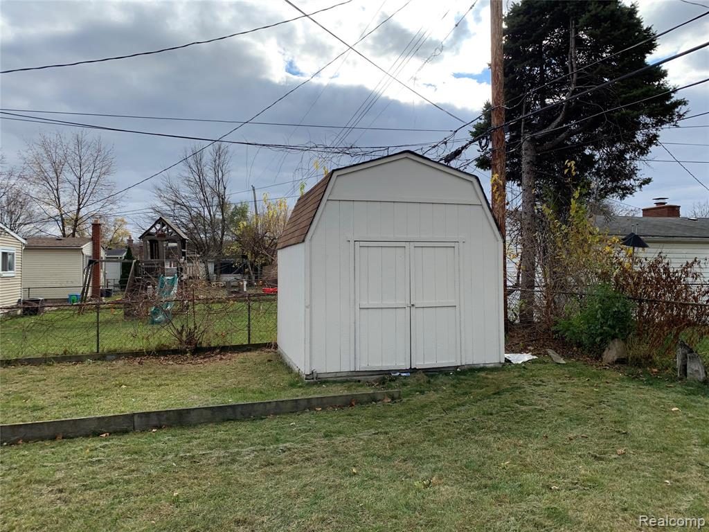 548 S Hawthorne Street, Westland, MI 48186 — Photo 11