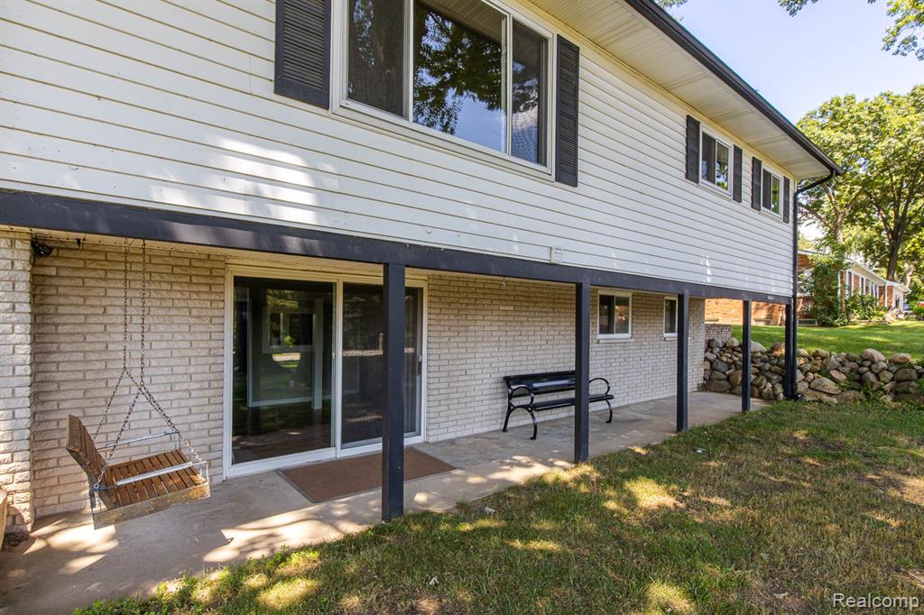 7709 Shelley Drive, Clarkston, MI 48348 — Photo 69