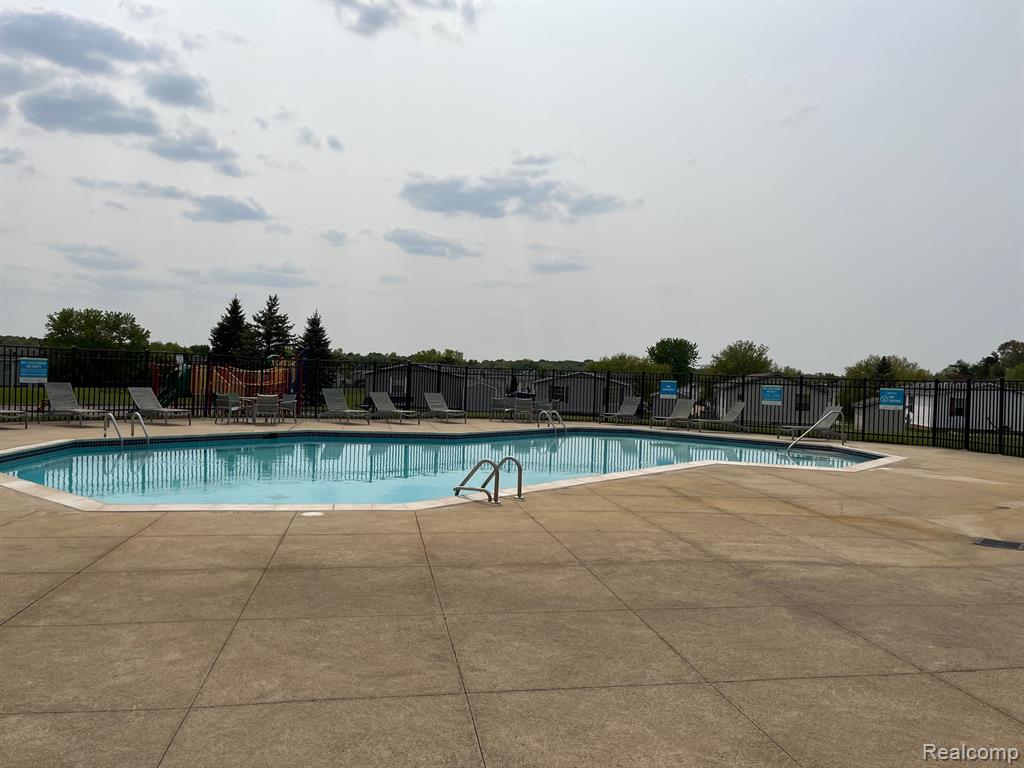 11006 Wood Run Circle, South Lyon, MI 48178 — Photo 22