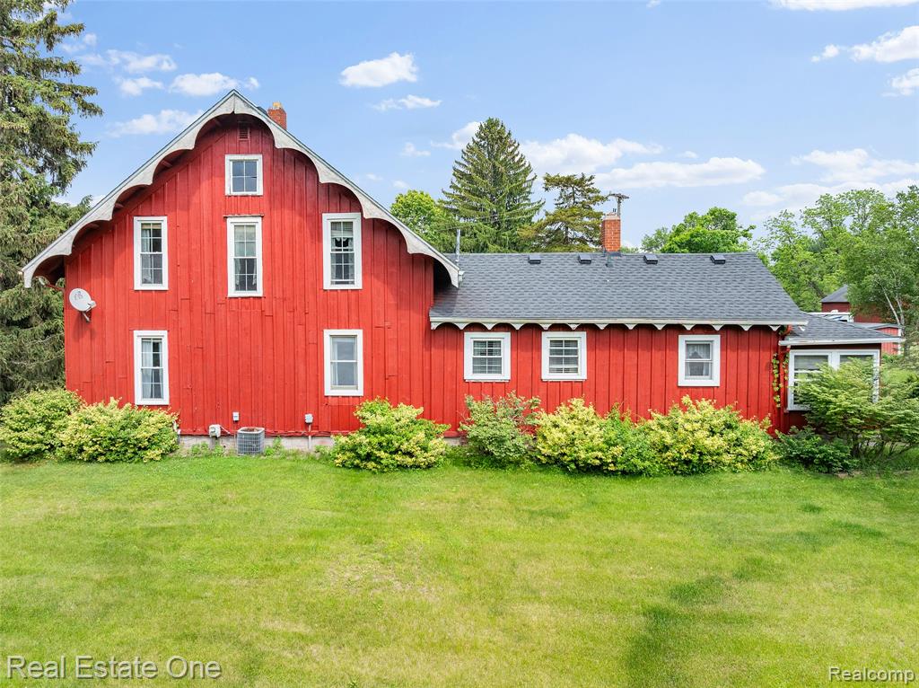4730 Golf Club Road, Howell, MI 48843 — Photo 2
