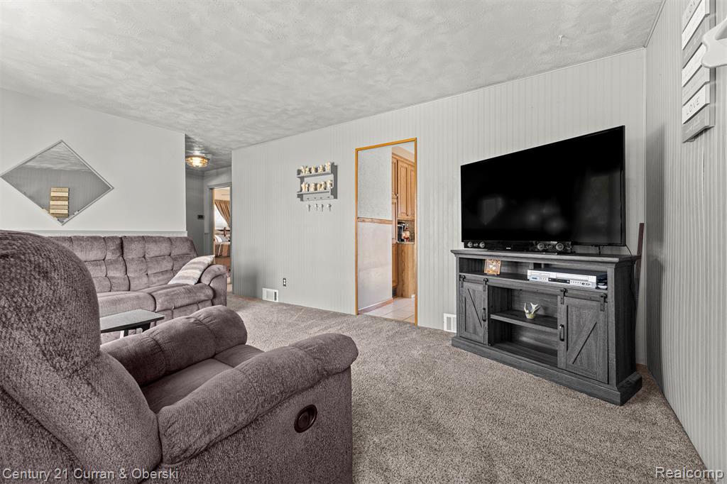 33501 Leona Street, Garden City, MI — Photo 3