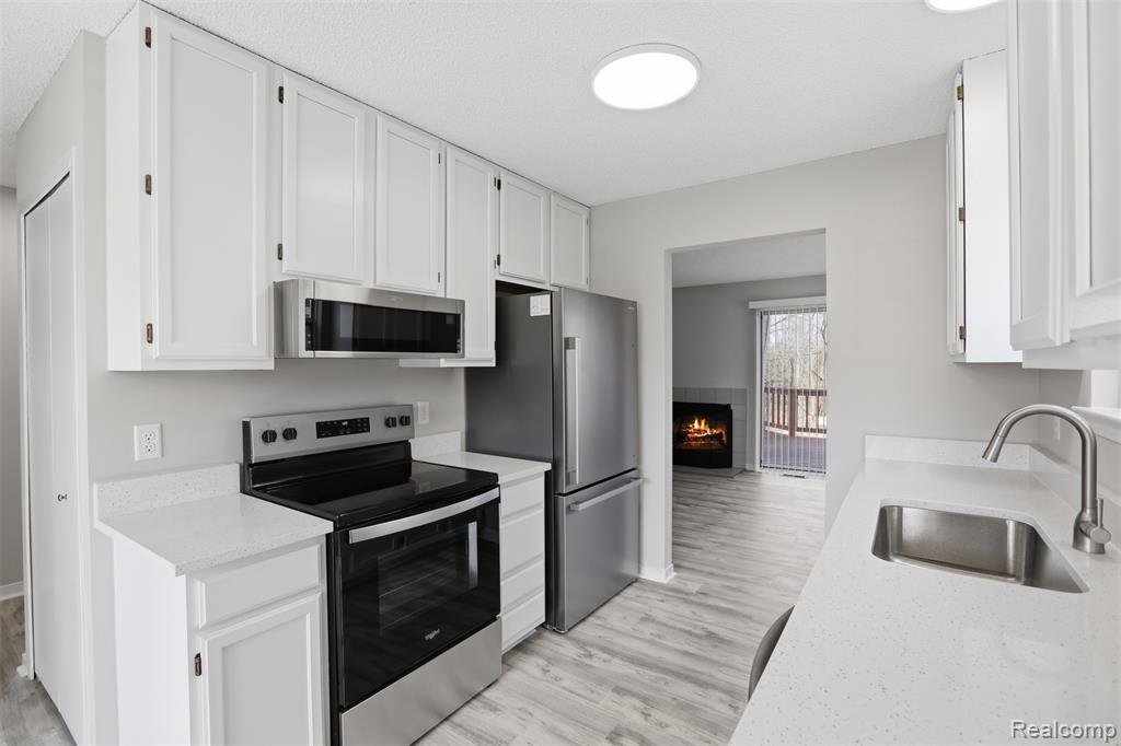 31192 Columbia Drive, Novi, MI, 48377