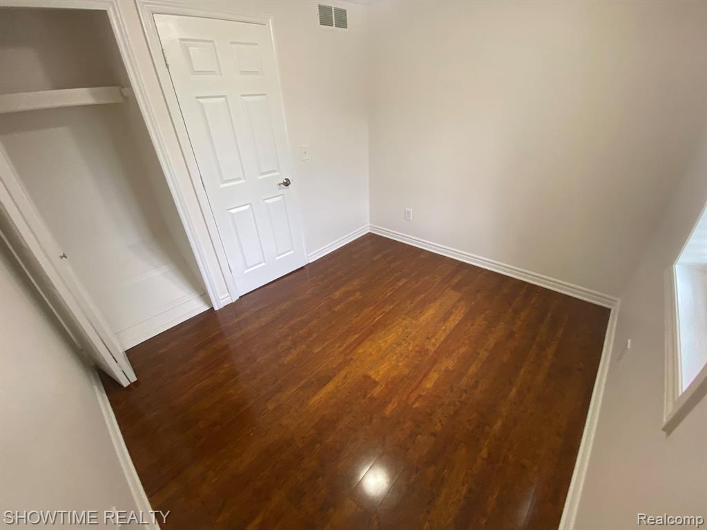 8418 HICKORY Drive, Sterling Heights, MI 48312 — Photo 19