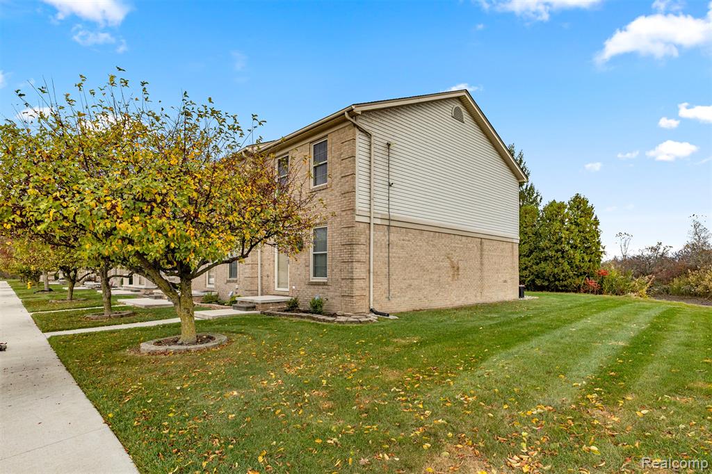 29307 W Jefferson Avenue, 14, Gibraltar, MI — Photo 27