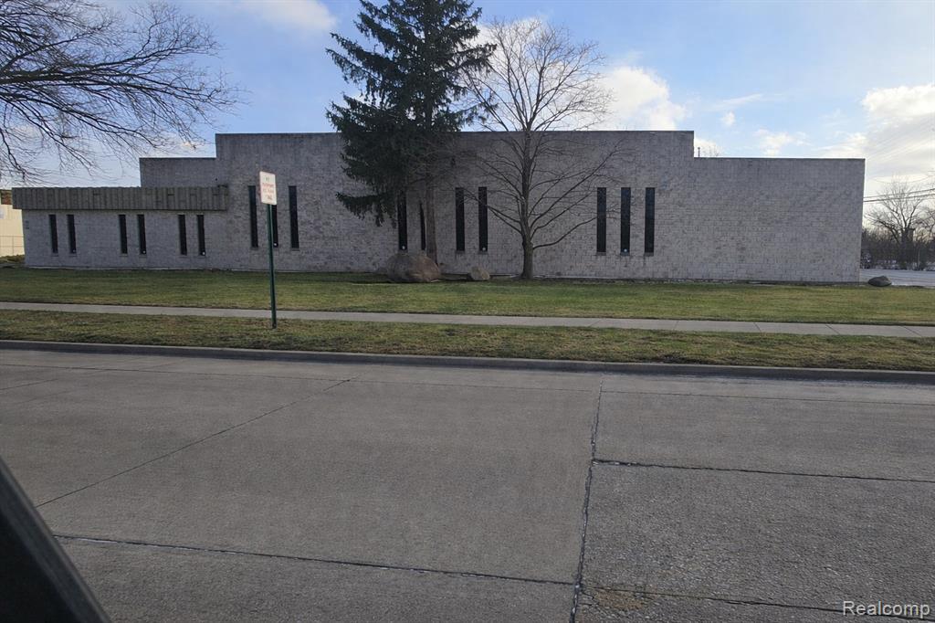 5848 Hubbard Street, Garden City, MI — front exterior