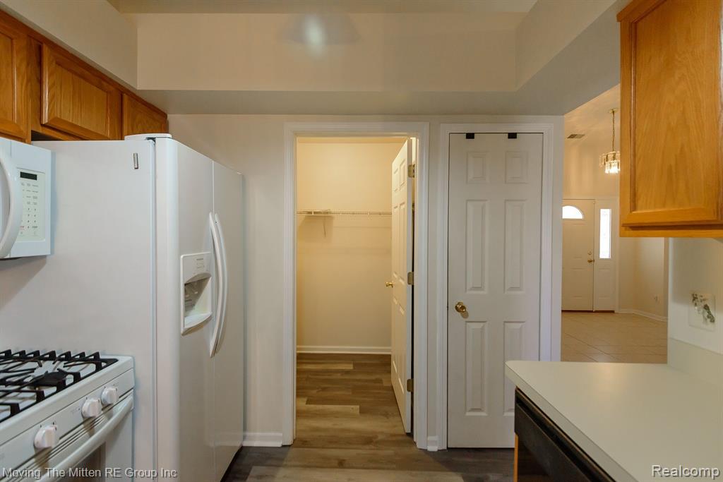 9540 WHEATGRASS Lane, Belleville, MI 48111 — Photo 11