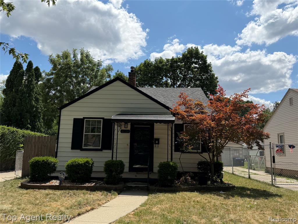 18580 Washtenaw Street, Harper Woods, MI 48225