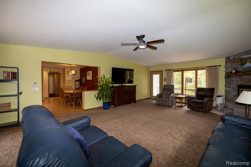 321 Elio, Highland, MI — Photo 15