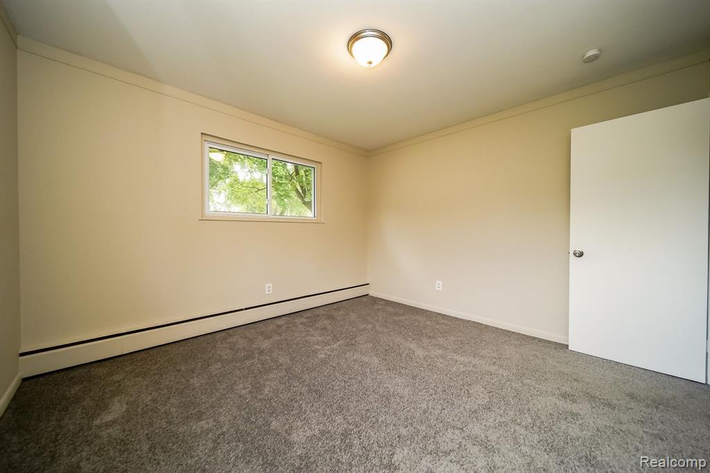 46269 HULING Street, Shelby Twp, MI 48317 — Photo 34